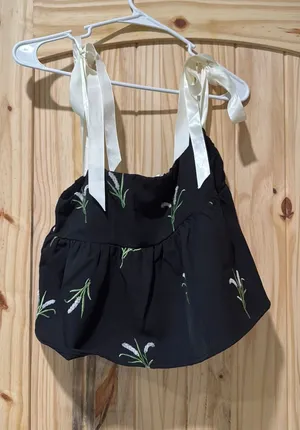 Black floral tank with ribbon straps Size L thumbnail 1