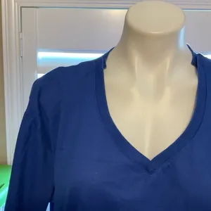 Elegant Royal Blue V-Neck Long Sleeve Top thumbnail 2