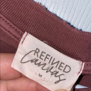 Refined Canvas Maroon “ Love me like a 90’s Country Song” T-Shirt Size Medium thumbnail 2