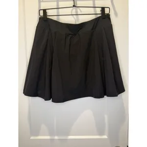 Beyond Yoga Skort Size Large Circle Skirt Built in Shorts Pockets Black Pleated thumbnail 3