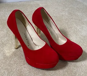 Light In The Box Women’s Red Suede High Heels with Gold Heels Size 7 thumbnail 1