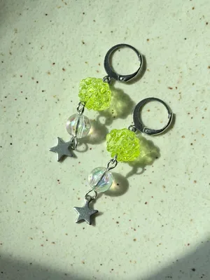 Handmade fairy cute Kawaii funky retro dangle earrings 🍃💚 thumbnail 4