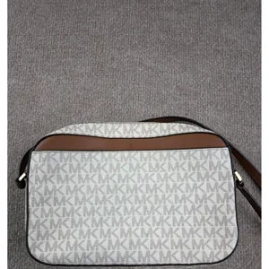 Michael Kors Jet Set Large East West Crossbody Vanilla Acorn MK Logo 35F8GTTC3B thumbnail 3