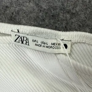 Zara One‎ Shoulder Top Womens L White Black Contrasting Pleated Hem Asymmetrical thumbnail 10
