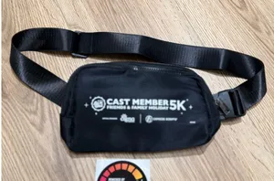 Disney Cast Member 5K Friends & Family Holiday Fanny Pack Black Waist Bag‎ thumbnail 1