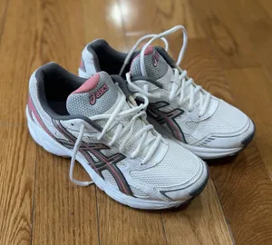 Size 9.5 Wimen ASICS Gel Running Shoes White Gray Pink Women’s EU 41.5 Sneakers thumbnail 1