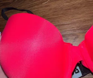 Victoria’s Secret PINK Red Logo Wear Everywhere Push Up Bra Size 32C thumbnail 2