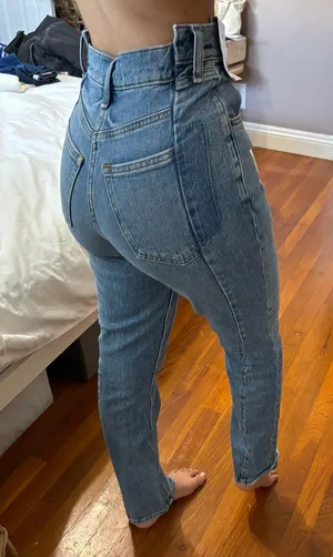 Abercrombie Curve Love 90’s Straight Jean thumbnail 2