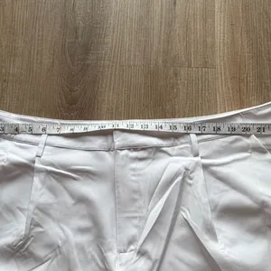 High-Rise White Trouser‎ Shorts - 20W thumbnail 3