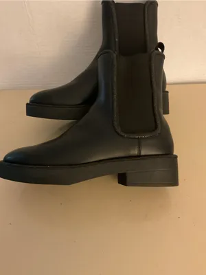 Steven By Steve Madden women Black Chelsea Platform Ankle Boots US 8.5 thumbnail 4