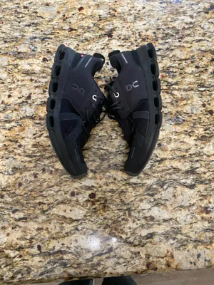 On Running women’s Black and Gray Sneakers thumbnail 3