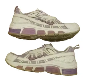 Nike running shoes T-run purple white with hook & loop closure size 6Y /7.5 W thumbnail 1