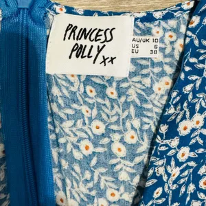 Princess Polly Blue Floral‎ V Neck Mini Dress Short Sleeve Flounce Hem Size 6 thumbnail 7
