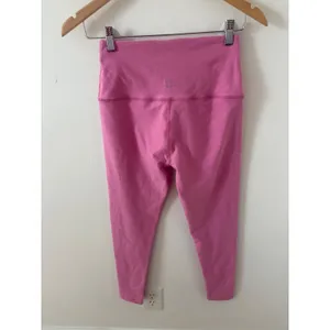 Beyond Yoga Spacedye High Waisted Leggings Pink Medium 7/8 Length Activewear thumbnail 2
