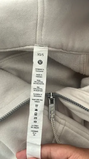 Lululemon Scuba thumbnail 2