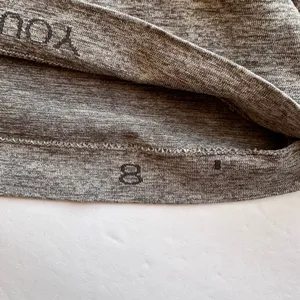 lululemon Swiftly Tech Light Gray Short Sleeve Tee‎ Women’s Sz 8 thumbnail 6
