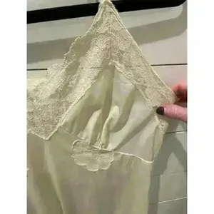 Vintage Deena Fine Lingerie Off White Lace and Eyelet Slip, size 40 thumbnail 5