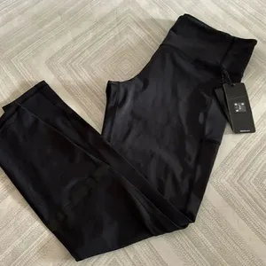 Lilybod Women’s Phantom Jet Alex Leggings in Black thumbnail 1