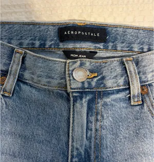 Aeropostale Mom Jeans Ripped thumbnail 2
