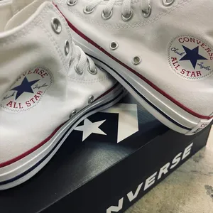 Converse Women's White Trainers thumbnail 4