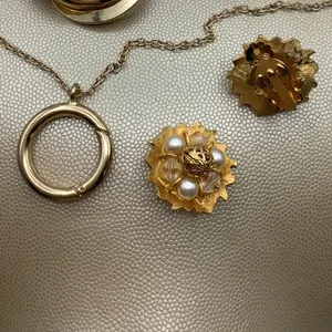 Vintage Gold Tone Circle Pendant Matinee Necklace thumbnail 7