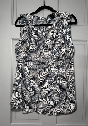 Ann Taylor Factory black and White Abstract Swirl Sleeveless Camisole thumbnail 1
