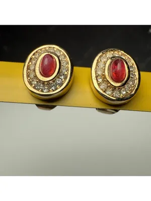 Small Christian Dior Red Glass & Rhinestone Clip-on Clip On Gold Tone Signed thumbnail 10