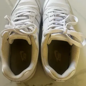Nike Shoes sz 6.5 thumbnail 3