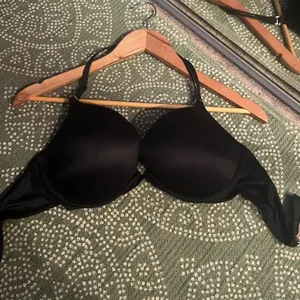 Victoria's Secret halter Push up, Blk Sz 36D thumbnail 2