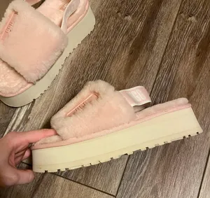 UGG disco Slides thumbnail 5