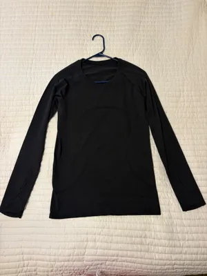 Lululemon Swiftly Tech Long Sleeve thumbnail 2