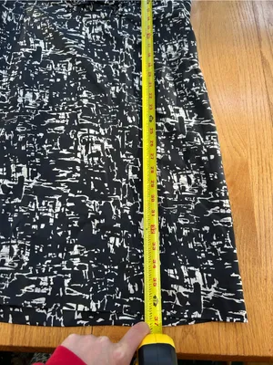 J. Crew 100% Silk‎ Abstract Print Ruffle Dress Size 8 Black White Shift thumbnail 9
