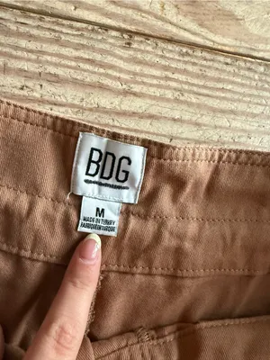 BDG Brown Shorts size m thumbnail 2