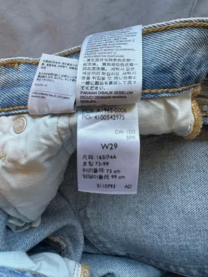 Levi’s 501 Mid-Thigh Shorts thumbnail 5