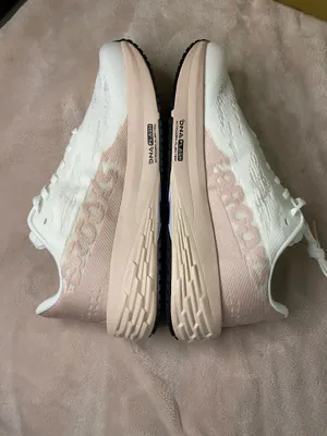Brooks Women's White & Blush Launch Running Shoes size 7 thumbnail 5