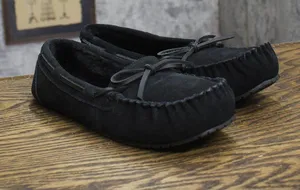 NEW Auden Women's Suede Faux Fur Lined Slippers Black 7M thumbnail 1