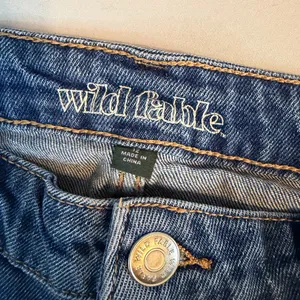 Wild Fable High Rise Mom Shorts Size 12 Medium Wash Raw Hem thumbnail 4