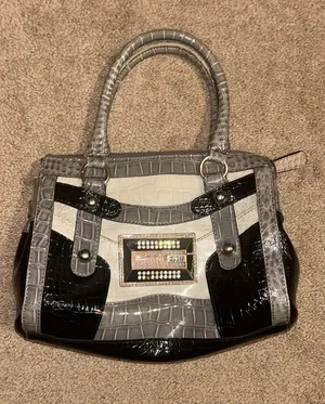 Guess Purse thumbnail 2