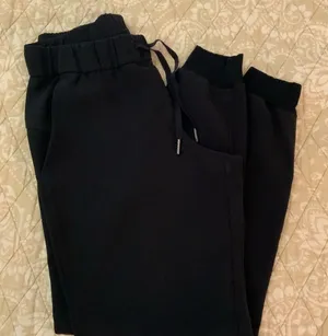 Lululemon Athletica Black Sweatpants thumbnail 1