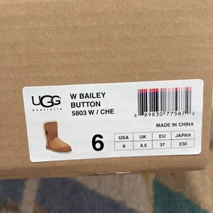 Ugg Bailey Button Boots in Chestnut size 6 thumbnail 8