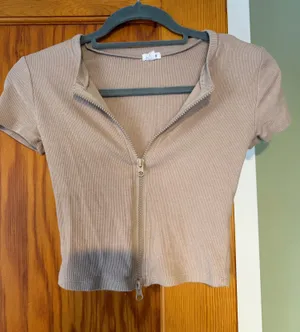 Crop Top Garage thumbnail 1