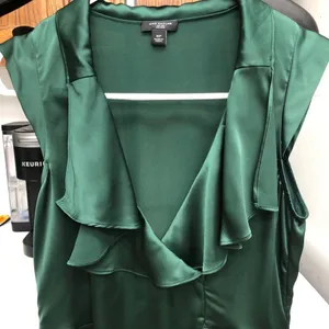 Ann Taylor Green silk blouse top Flounce Ruffle Petite 6 thumbnail 2