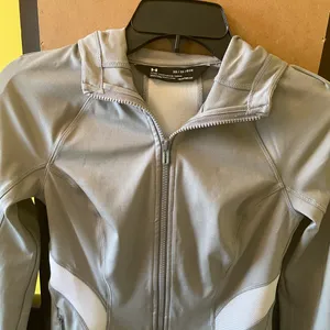 XS Under Armour heat gear gray and white sweat jacket thumbnail 2
