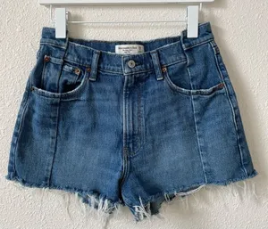 Abercrombie & Fitch The Mom Short High Rise Size 28 / 6 Denim Cutoff Festival thumbnail 1