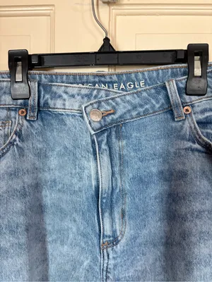 American Eagle Blue Denim Mom Shorts High Rise Frayed Hem Stretch Size 14 thumbnail 8