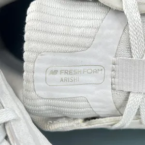 New Balance Fresh Foam Arishi v4 Light Grey White Gum Runnin Shoes WARISEG4 8.5W thumbnail 11