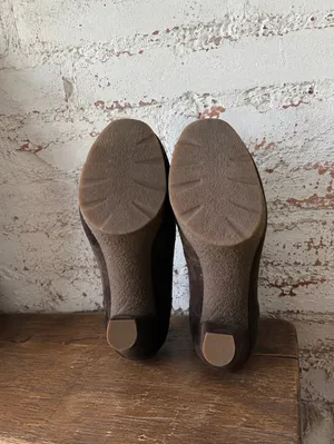Anthropologie Holding Horses Brown Suede Platform Pumps Whipstitch Heels Sz 8 thumbnail 3