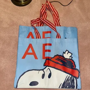 American Eagle Peanuts Snoopy Reusable Tote Bags Holiday Winter RARE 2PK thumbnail 2