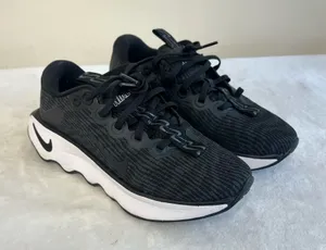 Nike Black Motiva Walking Shoes Women 6.5 Lace Up thumbnail 1