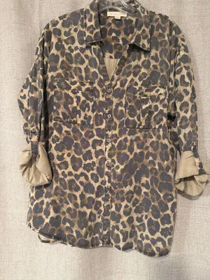| Leopard Button Down | L thumbnail 1